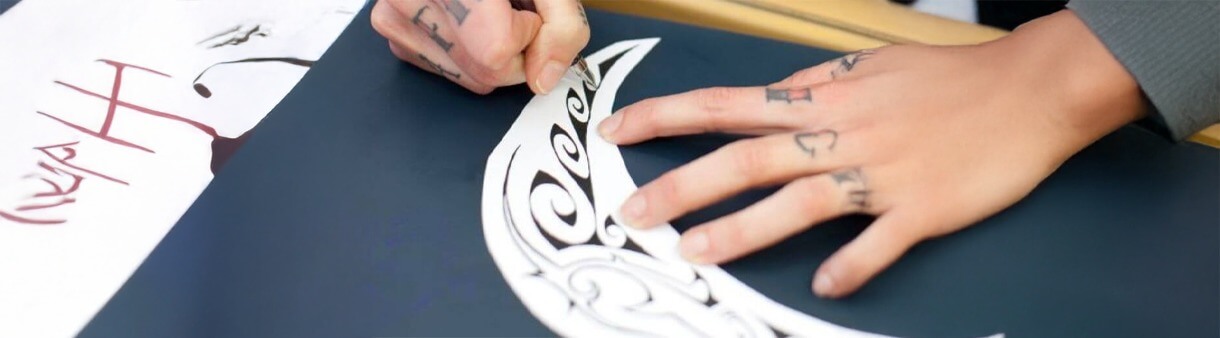How Do Stencils Work in Silkscreen Printing